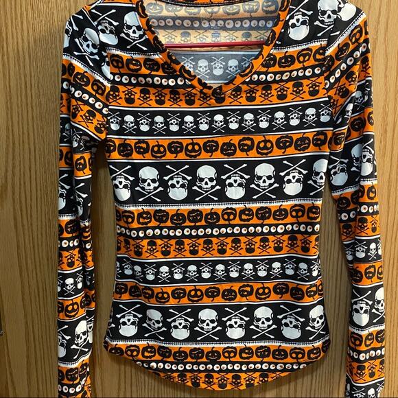 No Boundaries Halloween Top Juniors Size Small (3-5) Skulls Crossbones Pumpkins - Picture 2 of 4